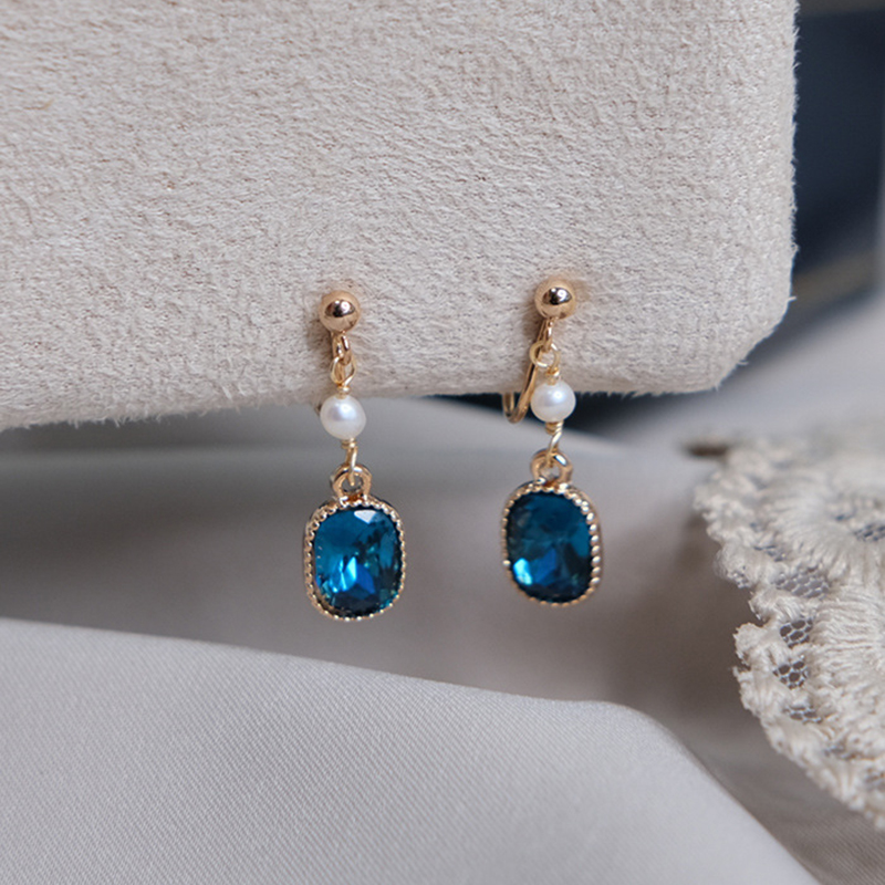 Clip-on & Screw Back Ladies Oval Crystal Earrings Vintage Elegant Sea Blue Earrings Accessories Luxury Romantic Exquisite Jewelry
Clip-on & Screw Back Ladies Oval Crystal Earrings Vintage Elegant Sea Blue Earrings Accessories Luxury Romantic Exquisite Jewelry