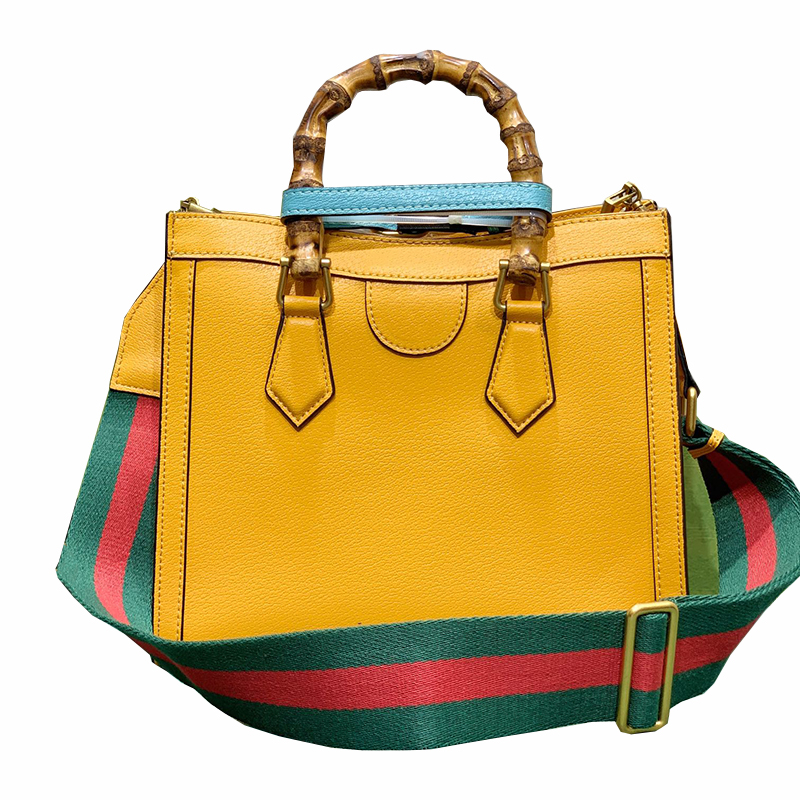 New Arrival Top quality Designer Crossbody Bag Shoulder Diana Bamboo Handbags Women Luxurys Designers Bags Genuine Leather purses Vintage Business envelope, Carton
New Arrival Top quality Designer Crossbody Bag Shoulder Diana Bamboo Handbags Women Luxurys Designers Bags Genuine Leather purses Vintage Business envelope, Carton