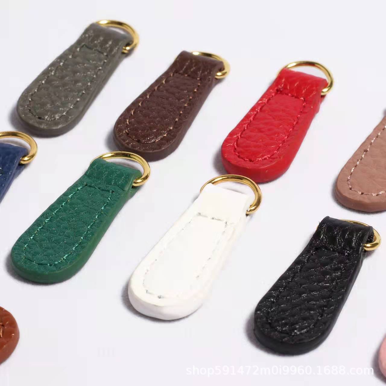 002 Fashion brand bags designer Key Chain Gift men's and women's souvenir car bag accessory box250
002 Fashion brand bags designer Key Chain Gift men's and women's souvenir car bag accessory box250