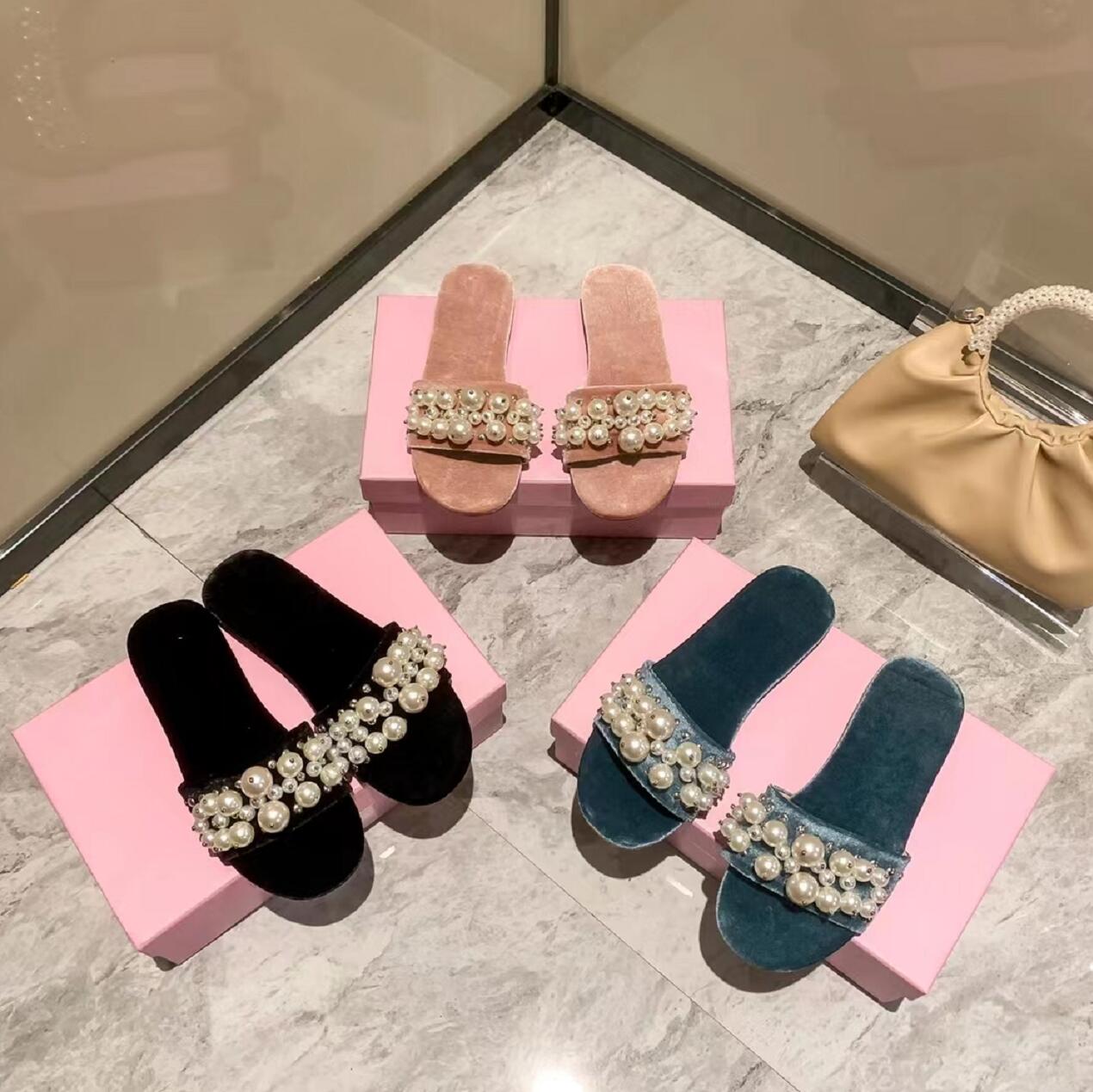 Women Sexy Designer Slipper Pearl Velour Sandals Summer Outdoor Women's Luxury Sandals Classic Top Quality Girl Sweet Leisure Beach Slippers, Not for individual sale
Women Sexy Designer Slipper Pearl Velour Sandals Summer Outdoor Women's Luxury Sandals Classic Top Quality Girl Sweet Leisure Beach Slippers, Not for individual sale