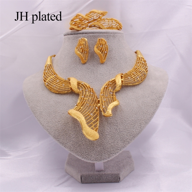 Jewelry sets Dubai gold color African bridal wedding party gifts for women Nigeria Necklace Bracelet Earrings ring set jewellery 201222
Jewelry sets Dubai gold color African bridal wedding party gifts for women Nigeria Necklace Bracelet Earrings ring set jewellery 201222