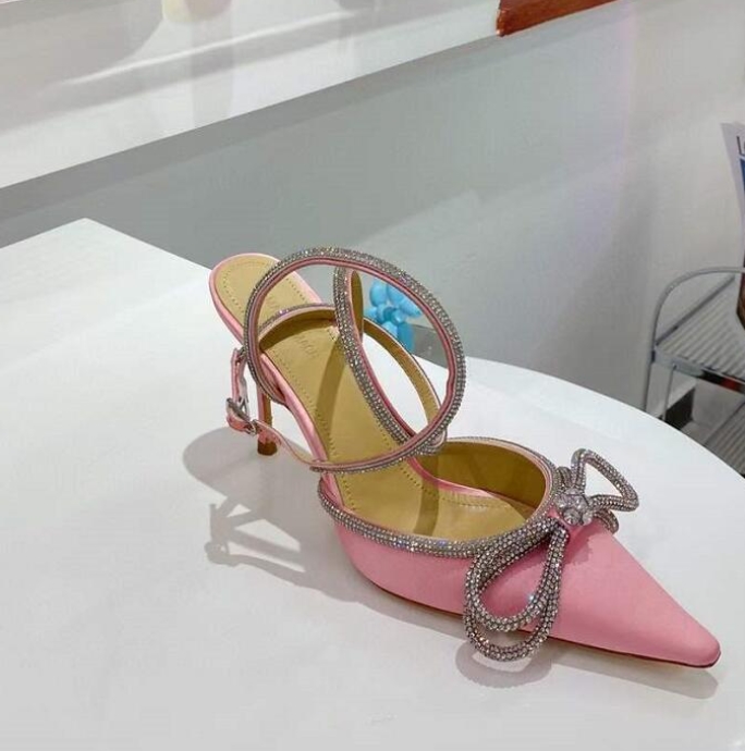 Fashion Womens pumps Sandal Crystal-Embellished Double bow silk-satin pumps Pump shoes spool Hangisi high Heels sandals women's brand Sneakers Shoe
Fashion Womens pumps Sandal Crystal-Embellished Double bow silk-satin pumps Pump shoes spool Hangisi high Heels sandals women's brand Sneakers Shoe