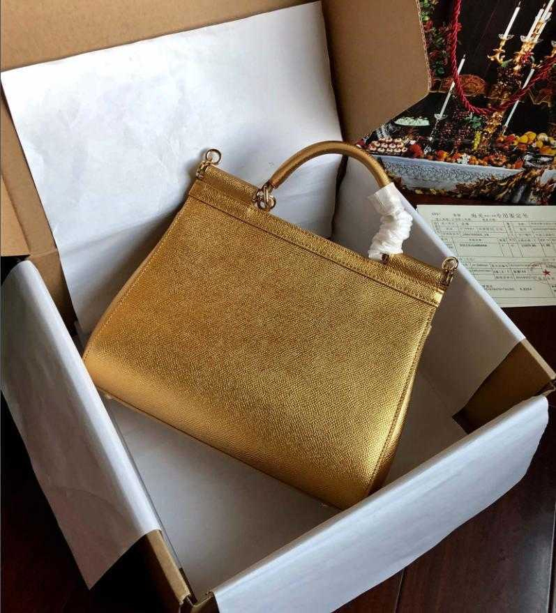 1Miss new 20CM Sicily Mini Bag palm print multicolor calfskin leather Fashion temperament Handbag Shoulder Messenger Bag12, Red
1Miss new 20CM Sicily Mini Bag palm print multicolor calfskin leather Fashion temperament Handbag Shoulder Messenger Bag12, Red