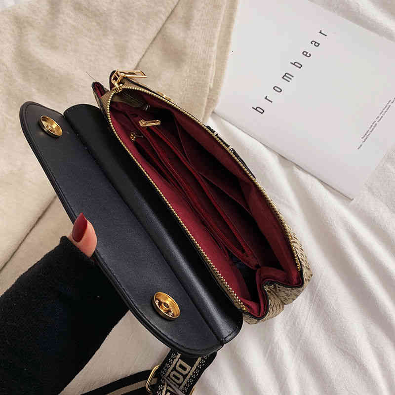 Factory Direct Sale Bag Female Msenger Versatile 2022 New Ins Super Fire Canvas Shell Small Square Fashionable and Atmospheric Single Shoulder Designer, Black
Factory Direct Sale Bag Female Msenger Versatile 2022 New Ins Super Fire Canvas Shell Small Square Fashionable and Atmospheric Single Shoulder Designer, Black