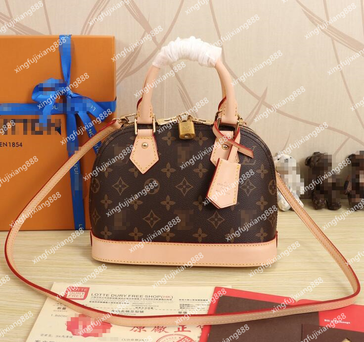 2022ss Luxurys Designers Bag Alma BB Women Shoulder Bags Messenger Bag Leather Handbag Wallet Purse Crossbody Tote with Lock Key
2022ss Luxurys Designers Bag Alma BB Women Shoulder Bags Messenger Bag Leather Handbag Wallet Purse Crossbody Tote with Lock Key