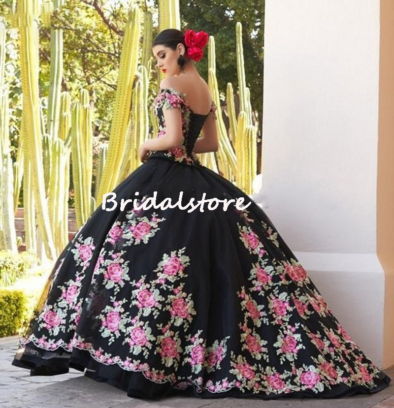 Charro Black Embroidery Quinceanera Dresses Mexican Sweet 16 Birthday Party Gowns Off the Shoulder Ball Gown Prom Dress Xv Vestido De 15 Anos 2022 Wit