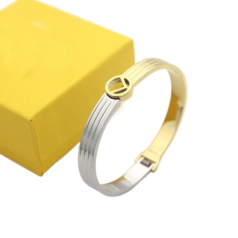 Designer Bracelet For Mens Women Silver Charms Bracelet Gold Letters F Bracelets Gifts Womens Luxury Love Bracelets Jewelry With Box
Designer Bracelet For Mens Women Silver Charms Bracelet Gold Letters F Bracelets Gifts Womens Luxury Love Bracelets Jewelry With Box