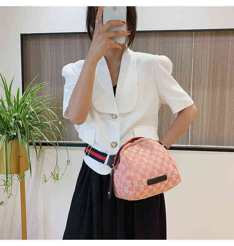 Factory Online Export Designer Bags New Fashion Women's Waist Light and Versatile Shell Printed Single Shoulder Messenger, Khaki
Factory Online Export Designer Bags New Fashion Women's Waist Light and Versatile Shell Printed Single Shoulder Messenger, Khaki