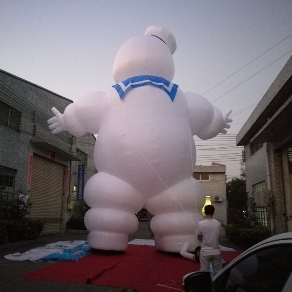 5m16ft Giant Inflatable Stay Puft Marshmallow Man (Ghostbusters) with advertising slogan banner on 2 hands for Halloween Decoration