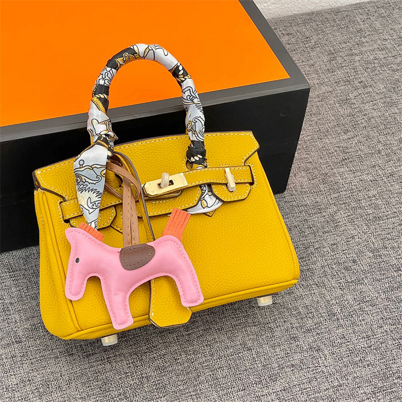 birkin Designer Handbag crossbody Shoulder Bag luxurious Totes real Quality Genuine Leather, Colour 10
birkin Designer Handbag crossbody Shoulder Bag luxurious Totes real Quality Genuine Leather, Colour 10