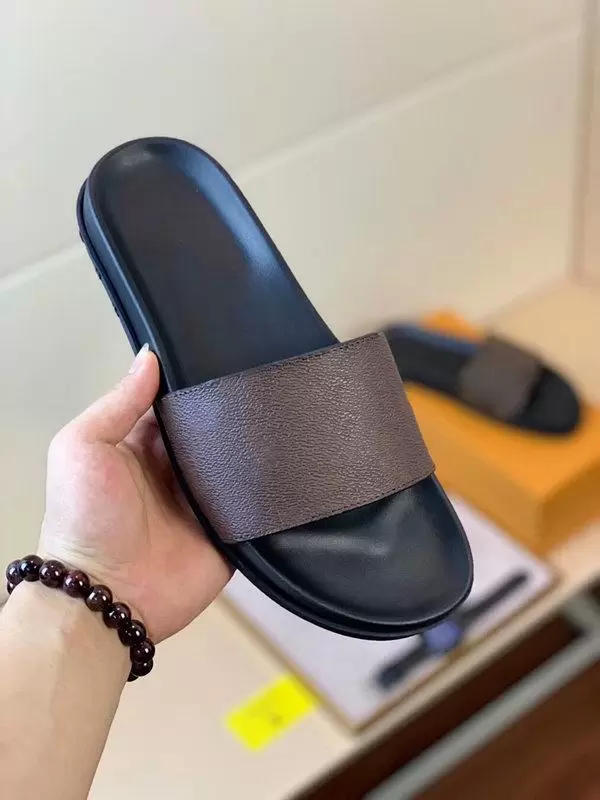 Runner Slippers Bone White Triple Black Resin Slides Sandals Men Women Fashion Loafers Slipper
Runner Slippers Bone White Triple Black Resin Slides Sandals Men Women Fashion Loafers Slipper