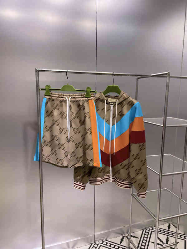 Fashion Womens Two Piece Pants Brand Logo Geometric Drawing Print Jacket High Waist Sports Shorts Comfortable Sports Suit Sexy Temperament Designer Women Clothing
Fashion Womens Two Piece Pants Brand Logo Geometric Drawing Print Jacket High Waist Sports Shorts Comfortable Sports Suit Sexy Temperament Designer Women Clothing