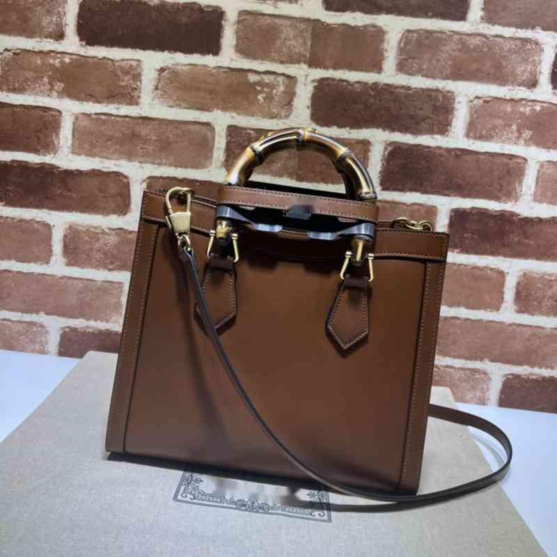 Luxury Handbags Brand Bags Diana Bamboo Small Tote Bag 660195 Letter Embossing Briefcase Canvas Shopping Bags Women Tote Real Leather Handba, Picture show
Luxury Handbags Brand Bags Diana Bamboo Small Tote Bag 660195 Letter Embossing Briefcase Canvas Shopping Bags Women Tote Real Leather Handba, Picture show