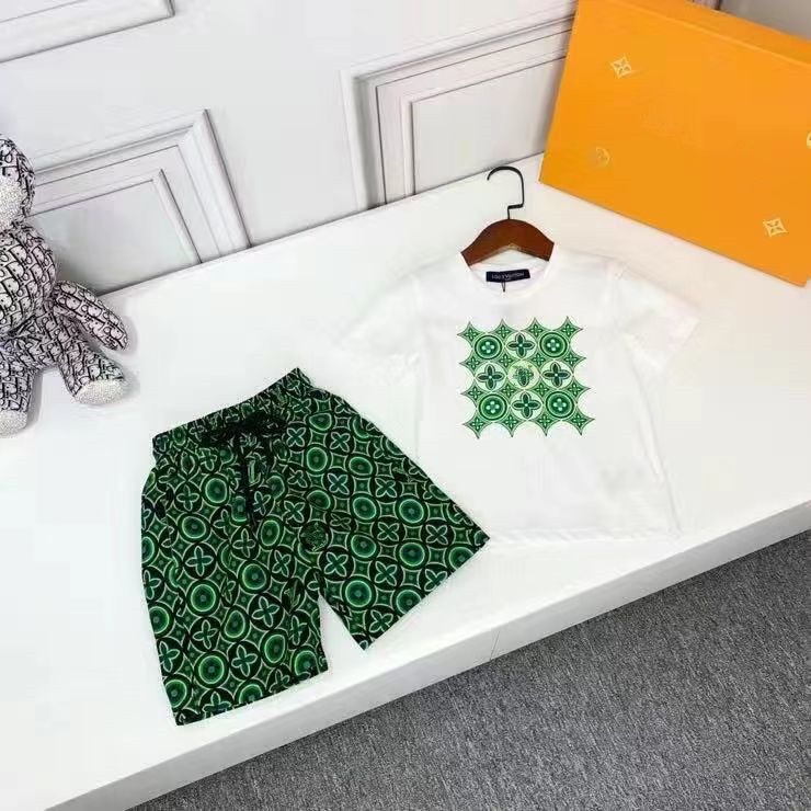 TOPS child designer clothe sets LETTER childrens kids short sleeve T-shirt print shorts set suit brand boys clothing cotton tees size 90-160, Shipping pay
TOPS child designer clothe sets LETTER childrens kids short sleeve T-shirt print shorts set suit brand boys clothing cotton tees size 90-160, Shipping pay