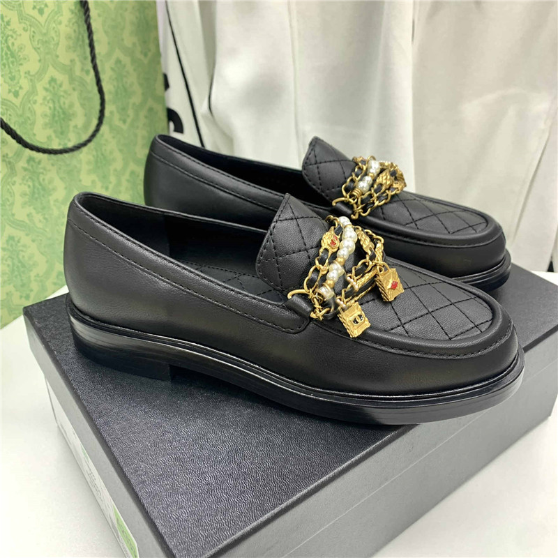 Fashion Casual Women Shoes Sandals Lazy Loafers Pearl Chain Lock Decorative Low Heel Leather Shoes Size 35-40, Black
Fashion Casual Women Shoes Sandals Lazy Loafers Pearl Chain Lock Decorative Low Heel Leather Shoes Size 35-40, Black