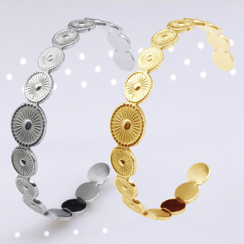 Circular Opening shaped Adjustable Stainless Steel Couple Bracelet Bracelet Women's Accessories
Circular Opening shaped Adjustable Stainless Steel Couple Bracelet Bracelet Women's Accessories