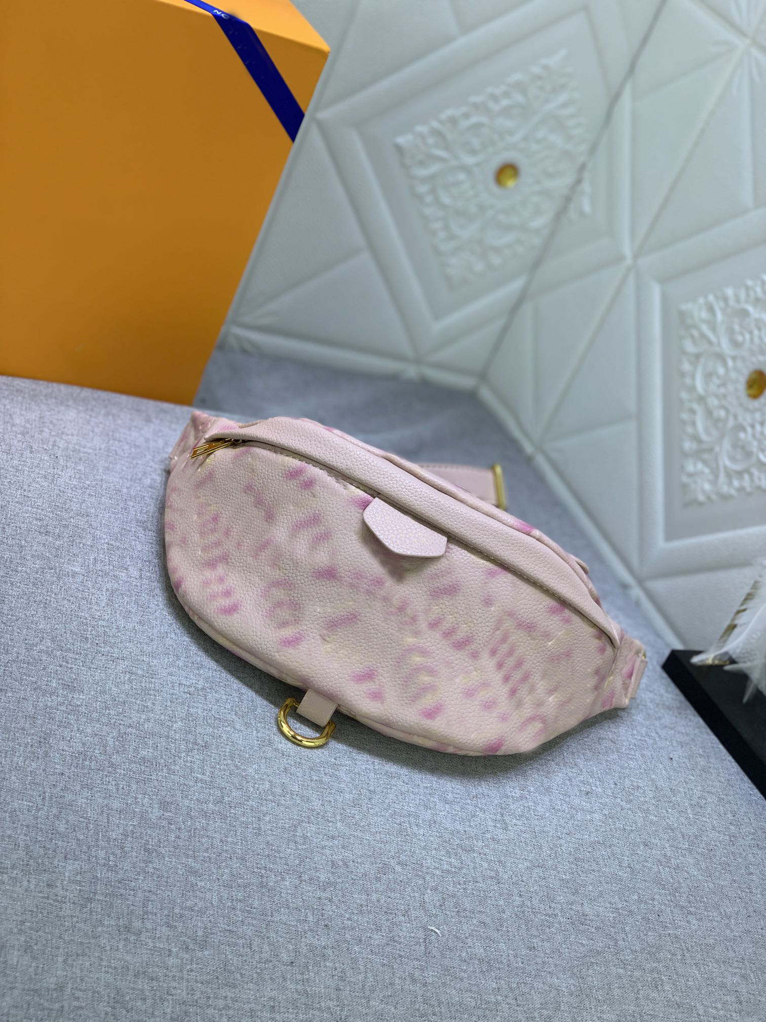 Luxury Designers Waist Bags Crossbody Newest Purse women Handbag Famous Bumbag Fashion Shoulder Bag DISCOVERY BUMBAG Pack lady NEW WAVE sports Eclipse 44812, Size:23*16*11cm
Luxury Designers Waist Bags Crossbody Newest Purse women Handbag Famous Bumbag Fashion Shoulder Bag DISCOVERY BUMBAG Pack lady NEW WAVE sports Eclipse 44812, Size:23*16*11cm