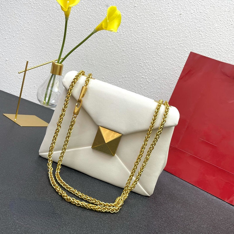 LIUS Luxurys Designers One Stud Nappa Bag Women Lambskin Chain Crossbody Antique Brass Handbags Shoulder Purse Spike Wallet 22cm, No bag
LIUS Luxurys Designers One Stud Nappa Bag Women Lambskin Chain Crossbody Antique Brass Handbags Shoulder Purse Spike Wallet 22cm, No bag