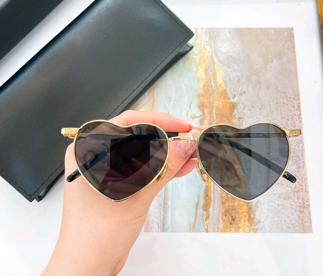 301 Gold Metal Sunglasses Heart Shape Unisex Fashion Lou lou Sun Glasses UV400 Protection Eyewear with Box
301 Gold Metal Sunglasses Heart Shape Unisex Fashion Lou lou Sun Glasses UV400 Protection Eyewear with Box