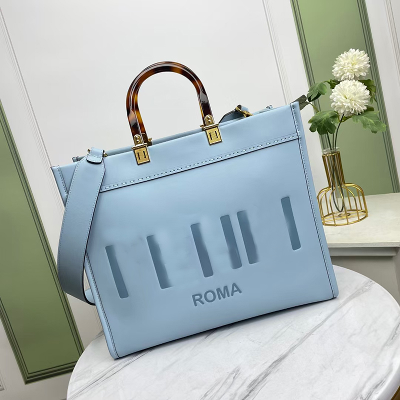 Cross Body Sunshine Tote Bags Handbag The Totes Bag Amber Handle Men Hardware Letters Thread Large Capacity Pocket Women Shopping Beach Travelling Purses Handbags
Cross Body Sunshine Tote Bags Handbag The Totes Bag Amber Handle Men Hardware Letters Thread Large Capacity Pocket Women Shopping Beach Travelling Purses Handbags