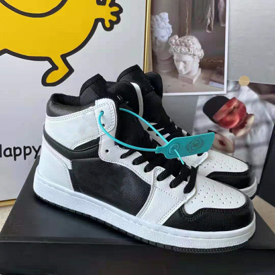 Comfortable High Top Lace-Up Casual Skateboard Shoes Fashion 1s Men Women Sneakers Trainers Outdoor Wear-Resisting Zapatillas Flats 36-44
Comfortable High Top Lace-Up Casual Skateboard Shoes Fashion 1s Men Women Sneakers Trainers Outdoor Wear-Resisting Zapatillas Flats 36-44