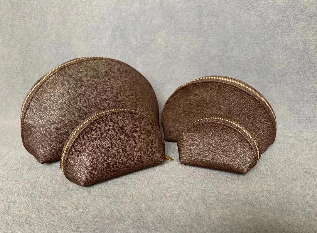 High Quality New Hand Bag Travel Toiletry Pouch Protection Makeup Clutch Women Leather Cosmetic Bags for Woman special designers, Brown grid
High Quality New Hand Bag Travel Toiletry Pouch Protection Makeup Clutch Women Leather Cosmetic Bags for Woman special designers, Brown grid