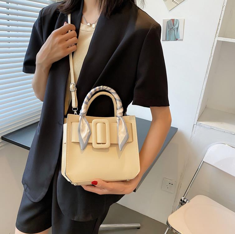 Cross Body Ribbon Handle Design Handbags For Women PU Leather Shoulder Crossbody Bags Female Small Totes Messenger Bag, Black
Cross Body Ribbon Handle Design Handbags For Women PU Leather Shoulder Crossbody Bags Female Small Totes Messenger Bag, Black