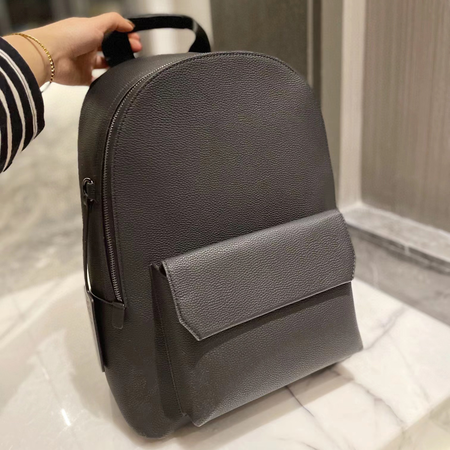 luxurys designers backpack men women school bags mountaineering travel duffel bag double shoulder straps backpacks crossbody handbags fashion wallet style good, Black
luxurys designers backpack men women school bags mountaineering travel duffel bag double shoulder straps backpacks crossbody handbags fashion wallet style good, Black