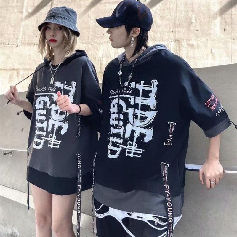 Men' T-Shirts Short Sleeve Graphic Goth Couples T-shirt Punk Gothic Clothes Tee Hip Hop Japanese Streetwear Black Tops MaleMen
Men' T-Shirts Short Sleeve Graphic Goth Couples T-shirt Punk Gothic Clothes Tee Hip Hop Japanese Streetwear Black Tops MaleMen