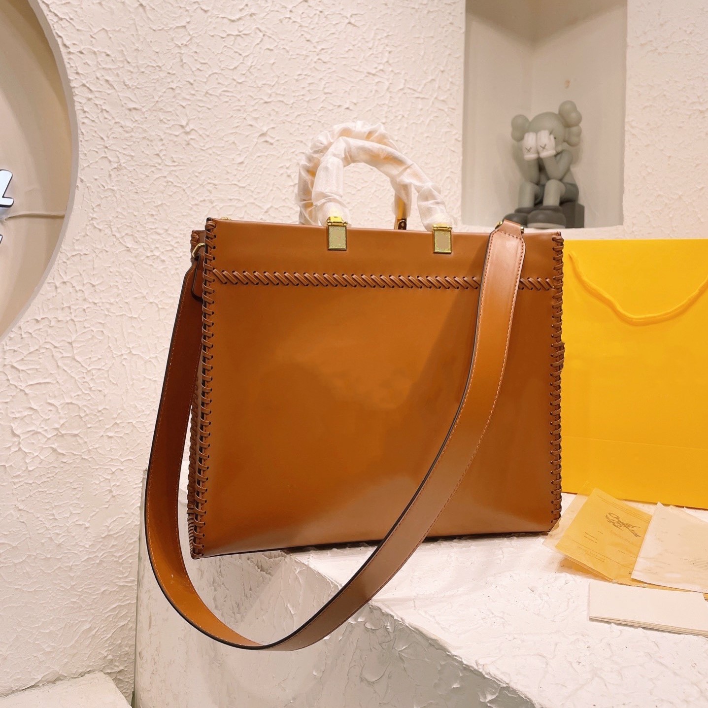 9A+ top tote bag semi-handmade Togo luxury designer handbag brand classic fashion lady handbag cowhide material large capacity shoulder bag, White
9A+ top tote bag semi-handmade Togo luxury designer handbag brand classic fashion lady handbag cowhide material large capacity shoulder bag, White