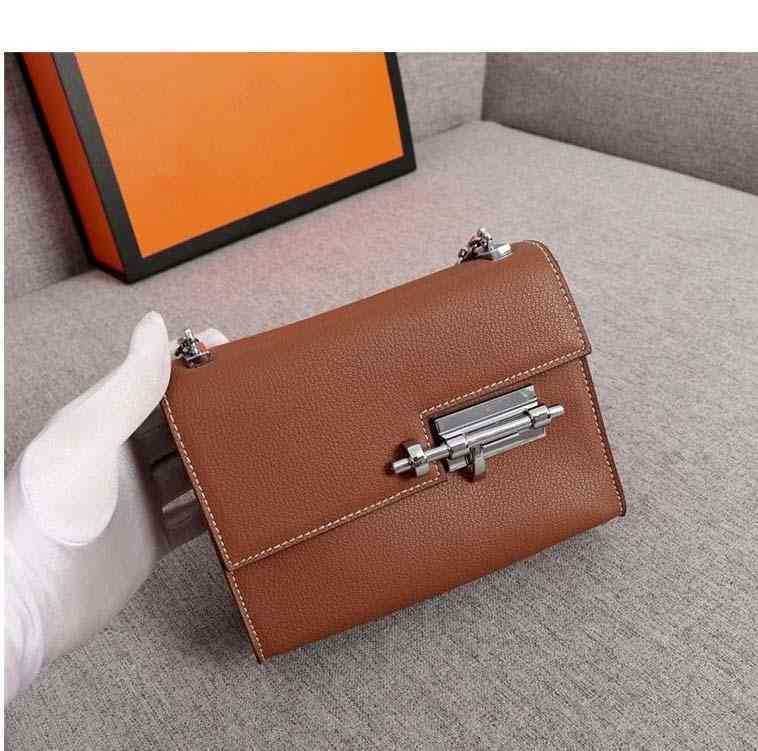 Designer Fashion 'H' Brand Ladies' Genuine Leather Shoulder/Crossbody Handbag with Chain Detail