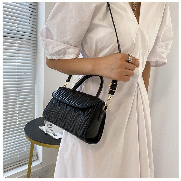 Women Inclined Shoulder Bags Fashion casual Womens Bag Small Handbag Totes High-capacity high quality Leather Large volume wholesale Girl Mobile Phone Bag Black 732, White
Women Inclined Shoulder Bags Fashion casual Womens Bag Small Handbag Totes High-capacity high quality Leather Large volume wholesale Girl Mobile Phone Bag Black 732, White