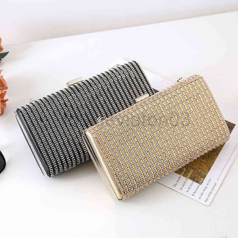 Designer Fashion Cc Even Bag Woman European and American Striped Rhinestone Hand Womens Diamond Inlaid Messenger Hand Dinner Chain Nightclub Bag, Elegant silver diamond
Designer Fashion Cc Even Bag Woman European and American Striped Rhinestone Hand Womens Diamond Inlaid Messenger Hand Dinner Chain Nightclub Bag, Elegant silver diamond