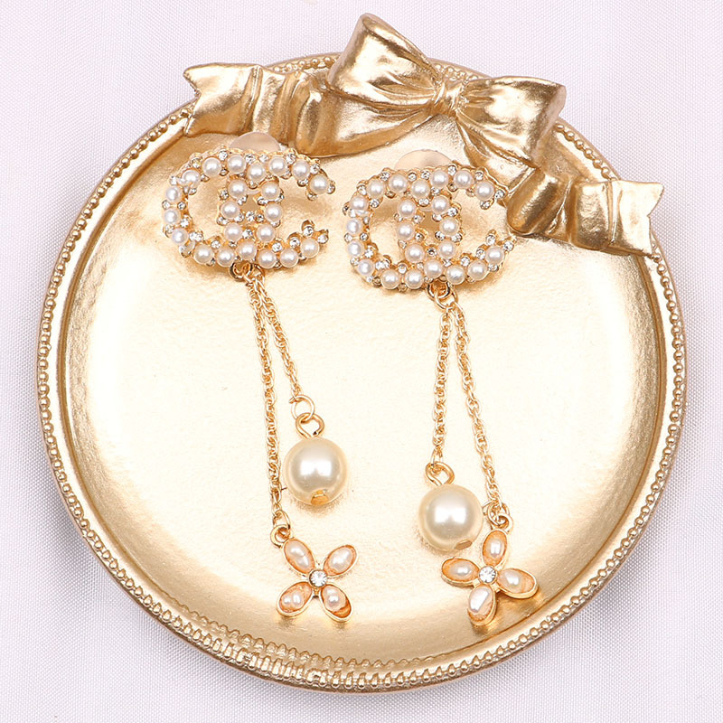 Simple 18K Gold Plated 925 Silver Luxury Brand Designers Letters Stud Earrings Geometric Women Long Tassel Crystal Rhinestone Pearl Earring Wedding Party Jewerlry
Simple 18K Gold Plated 925 Silver Luxury Brand Designers Letters Stud Earrings Geometric Women Long Tassel Crystal Rhinestone Pearl Earring Wedding Party Jewerlry