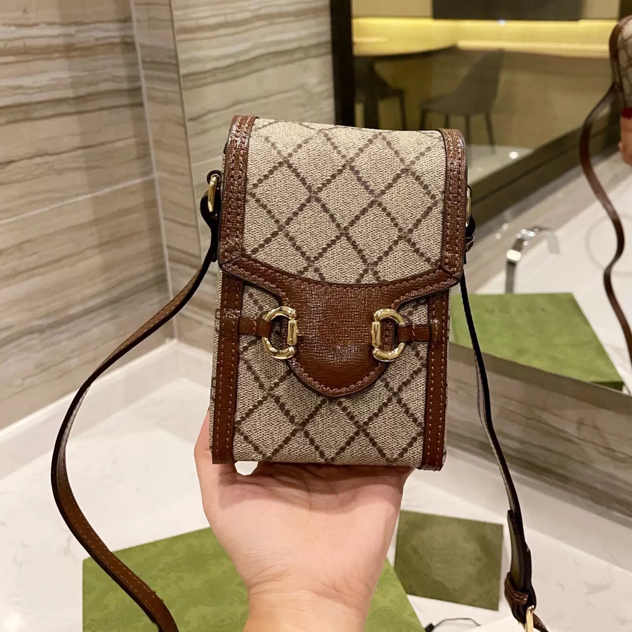 2022 Mobile phone bags Fashion women CrossBody Handbag Quality luxurys Top designers Clutch lady Shoulder purse Handbags Metallic printing, Picture-color with logo
2022 Mobile phone bags Fashion women CrossBody Handbag Quality luxurys Top designers Clutch lady Shoulder purse Handbags Metallic printing, Picture-color with logo