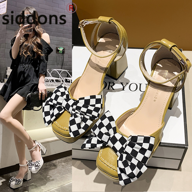 Women's single shoes spring/summer 2022 new high-heeled shoes hollow thick Heels Covered sandals retro fairy wind sandals, Yellow
Women's single shoes spring/summer 2022 new high-heeled shoes hollow thick Heels Covered sandals retro fairy wind sandals, Yellow