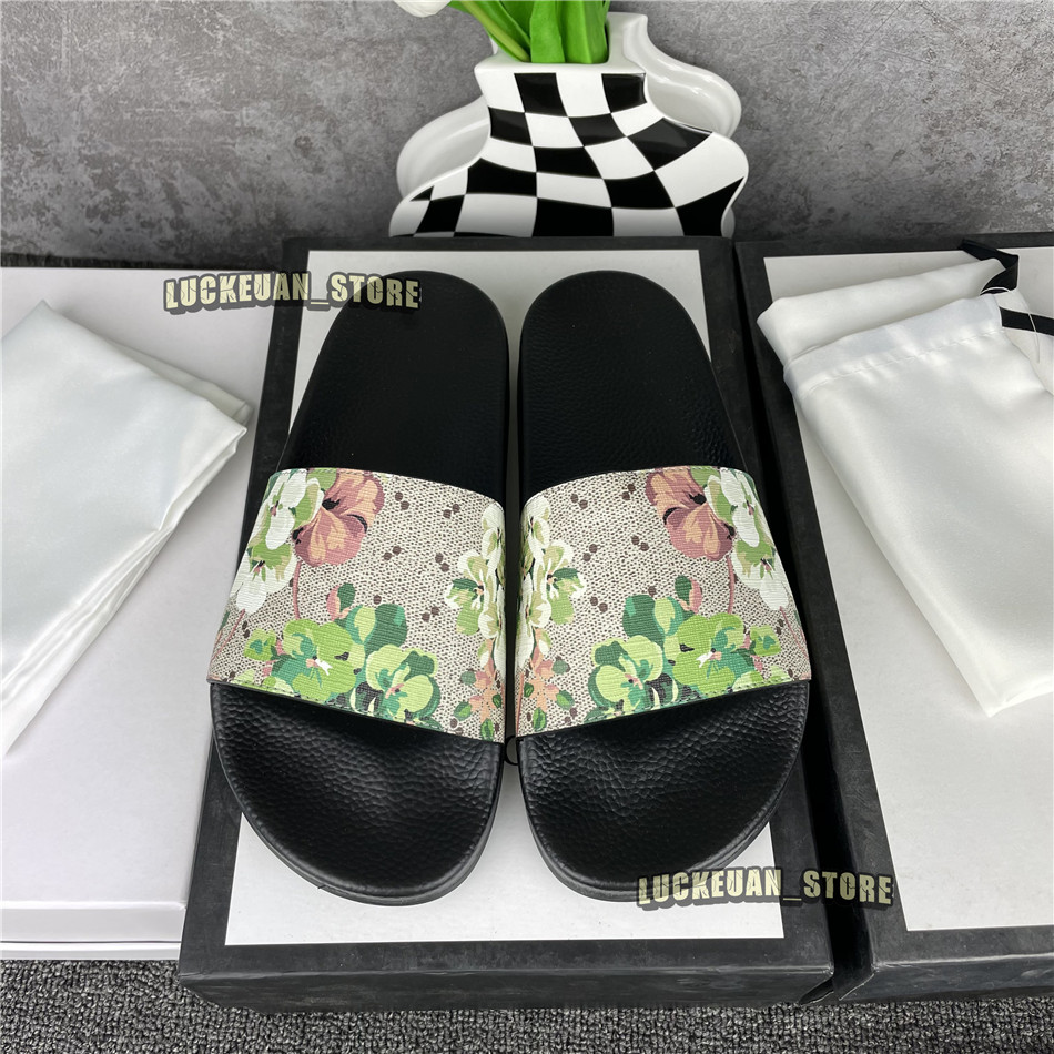 Men Women Slippers Sandles Male Sneakers Fashion Home Slipper Designer Sandals Shoes Woman Flip Flops Beach Sandal Summer Slides
Men Women Slippers Sandles Male Sneakers Fashion Home Slipper Designer Sandals Shoes Woman Flip Flops Beach Sandal Summer Slides