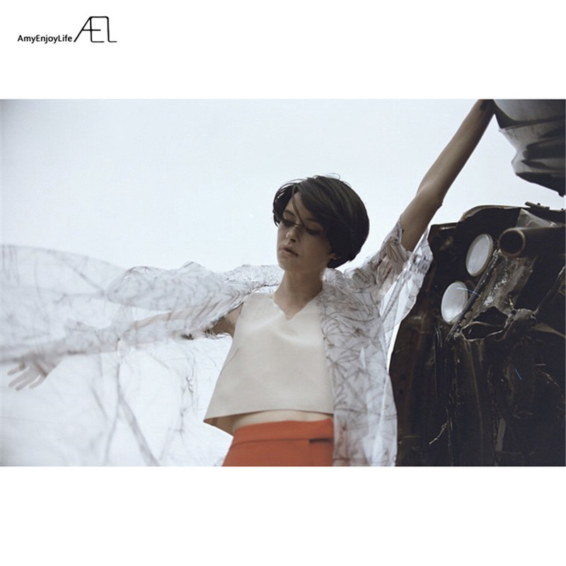 AEL Fashion White V-neck Short Vest Tops Sexy Backless Lady Clothse Summer High Quality Women Casual Boutique Clothing 220325