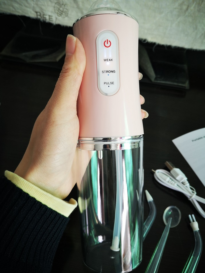 Electric Oral Irrigator 220ML With 4 Nozzles Portable Auto Wash Water Flosser Tooth Stains Cleanser Rechargeable IPX7 Waterproof Dental Care Clean and