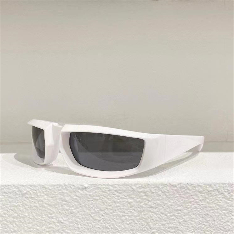 Sunglasses For Women Men Summer 25Y Style Anti-Ultraviolet Retro Plate Full Frame Fashion Glasses Random Box
Sunglasses For Women Men Summer 25Y Style Anti-Ultraviolet Retro Plate Full Frame Fashion Glasses Random Box