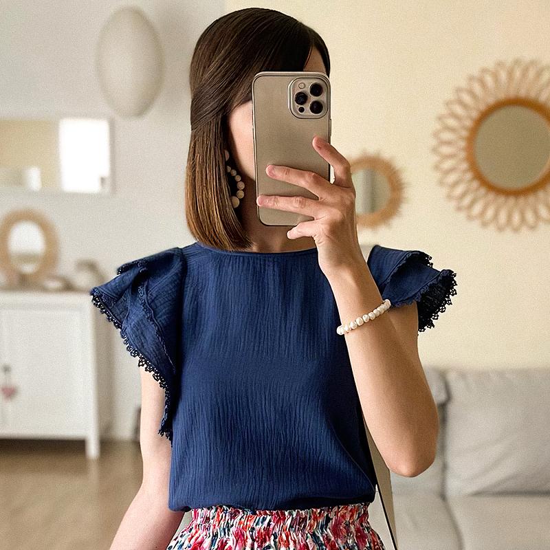 Women' Blouses & Shirts Ruffles Women 2022 Elegant Summer Round Neck Puff Sleeve Back Button Tops Female Vintage Chic Chemises Ete, Ivory
Women' Blouses & Shirts Ruffles Women 2022 Elegant Summer Round Neck Puff Sleeve Back Button Tops Female Vintage Chic Chemises Ete, Ivory