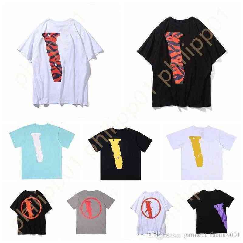 Boots Designer Large Big Reflective V Friends Men Women t shirts Casual Smoke Angel Loose Lovers luxury high quality Short Sleeve supre monc
Boots Designer Large Big Reflective V Friends Men Women t shirts Casual Smoke Angel Loose Lovers luxury high quality Short Sleeve supre monc