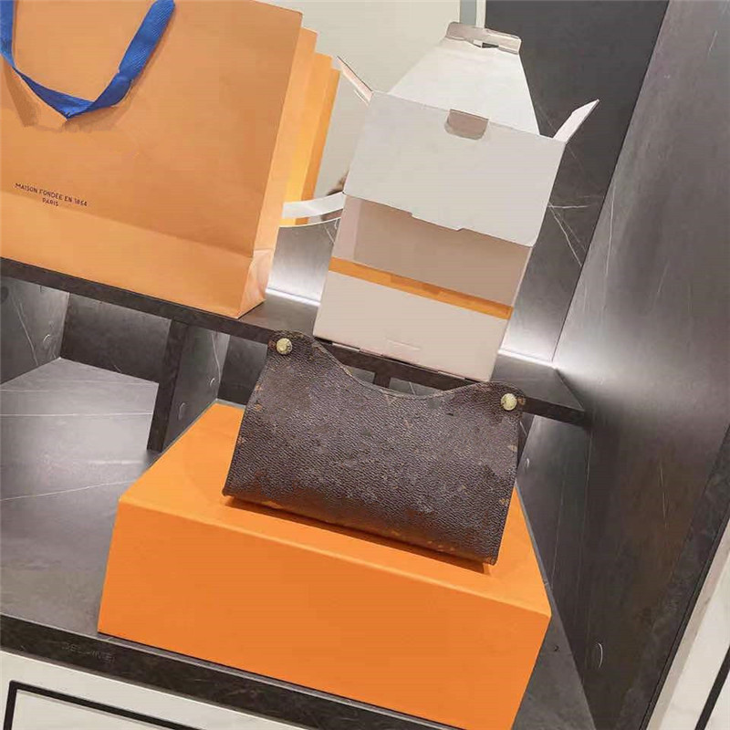 classic printed Tissue Boxes fashion table hotel paper storage high quality pu Kitchen tissue box
classic printed Tissue Boxes fashion table hotel paper storage high quality pu Kitchen tissue box
