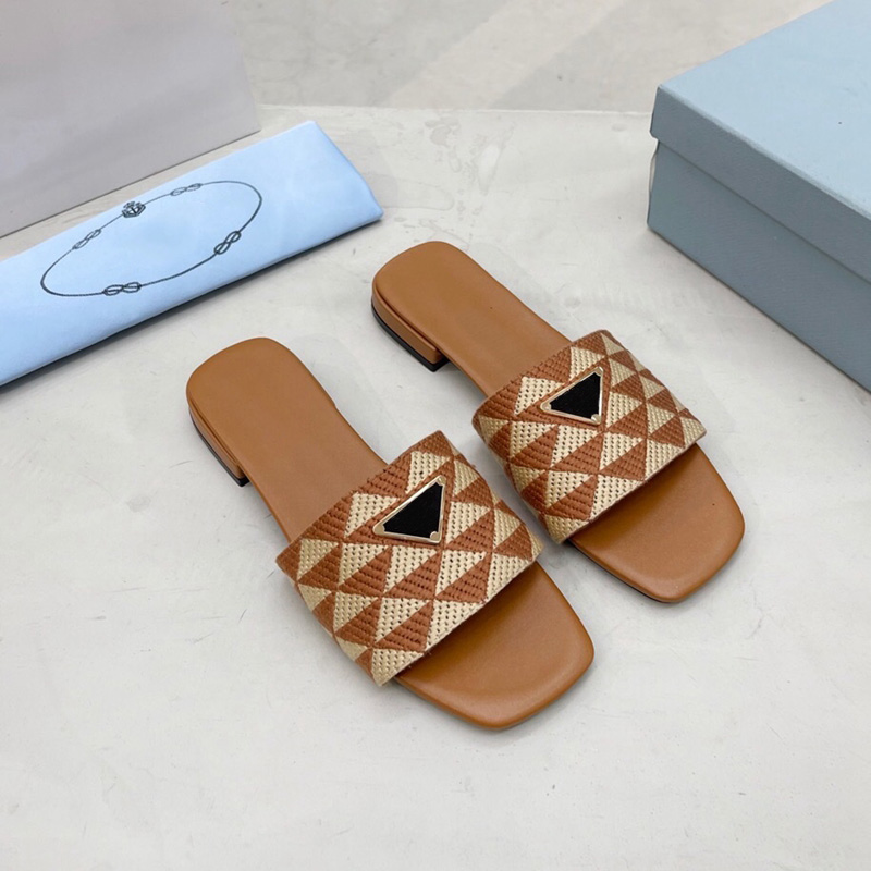 Woman Embroidered Fabric Slides Slippers Black Beige Multicolor Embroidery Mules Womens Home Flip Flops Casual Sandals Summer Leather Flat
Woman Embroidered Fabric Slides Slippers Black Beige Multicolor Embroidery Mules Womens Home Flip Flops Casual Sandals Summer Leather Flat