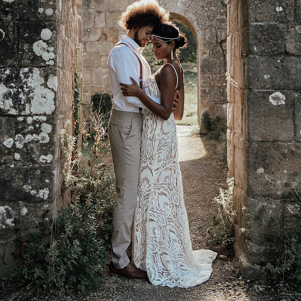 Cutout Lace Mermaid beach Wedding Dress Backless Spaghetti Strap Bohemian Sexy Low Cut Bohemian Bridal Gowns
