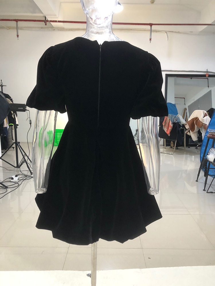 DEAT Black Summer Short Puff Sleeve Square Collar Beadings Diamonds Decoration High Waist Velvet Mini Dress Women MK540 220406