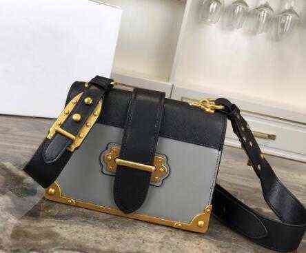 7A+Newset Chain Shoulder Bags 20cm Insert buckle Purse Square Handbags Genuine Leather Women Clutch Messenger Bag Crossbody Totes, Not sale separately
7A+Newset Chain Shoulder Bags 20cm Insert buckle Purse Square Handbags Genuine Leather Women Clutch Messenger Bag Crossbody Totes, Not sale separately