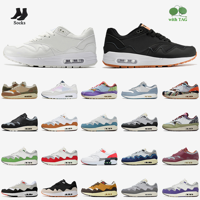 2022 New Arrival Women Mens Patta 1 Waves Running Shoes With Socks 87 White Grey Black Beige Blueprint Concepts Far Out Heavy La Ville Lumiere OG Men Trainers Sneakers, C46 triple black 40-45
2022 New Arrival Women Mens Patta 1 Waves Running Shoes With Socks 87 White Grey Black Beige Blueprint Concepts Far Out Heavy La Ville Lumiere OG Men Trainers Sneakers, C46 triple black 40-45