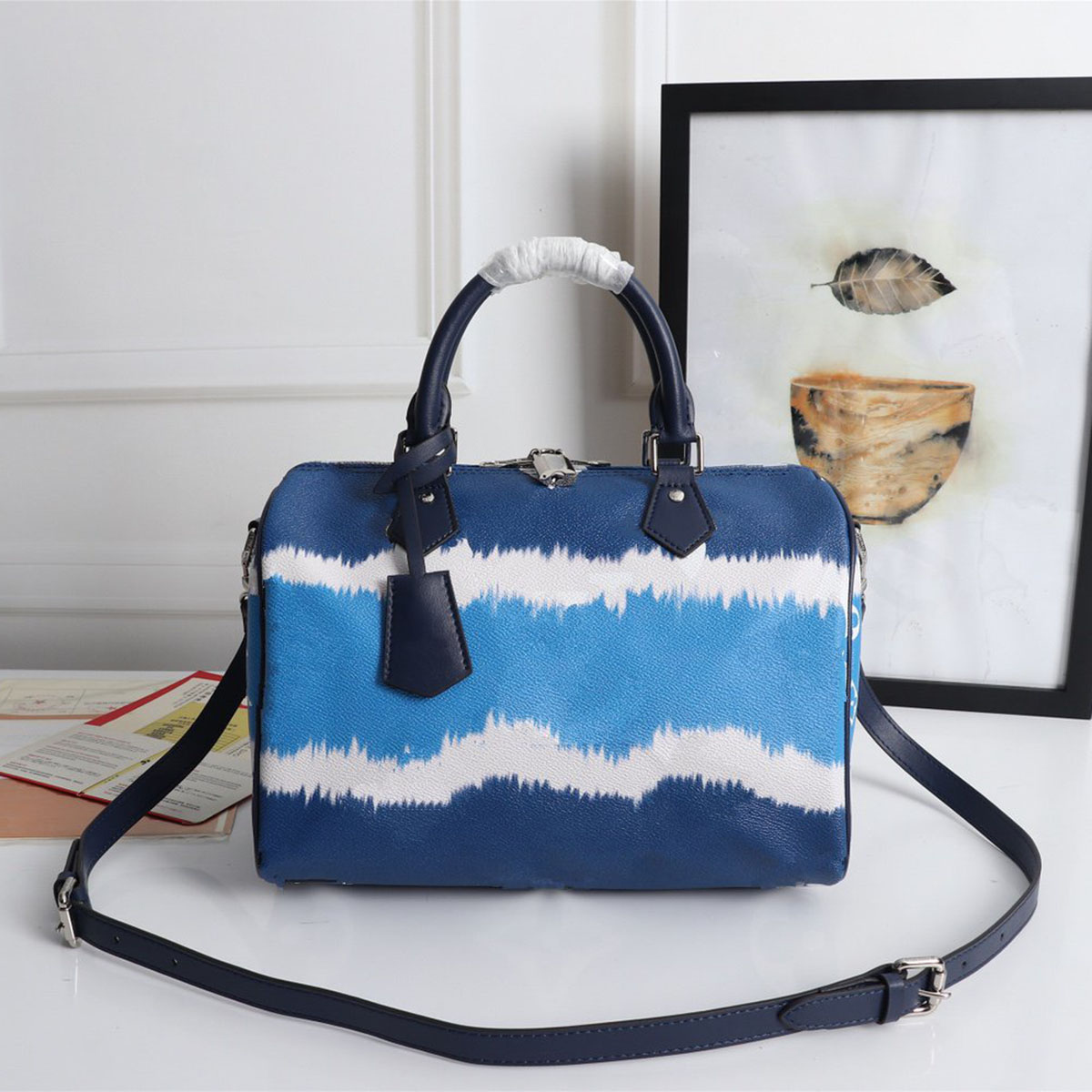 Lady Designer Shoulder bag Speedy 30 Travel Tote Luxury Handbags Women Luxurys Designers Bags 2021 Gift Box L, Vip
Lady Designer Shoulder bag Speedy 30 Travel Tote Luxury Handbags Women Luxurys Designers Bags 2021 Gift Box L, Vip