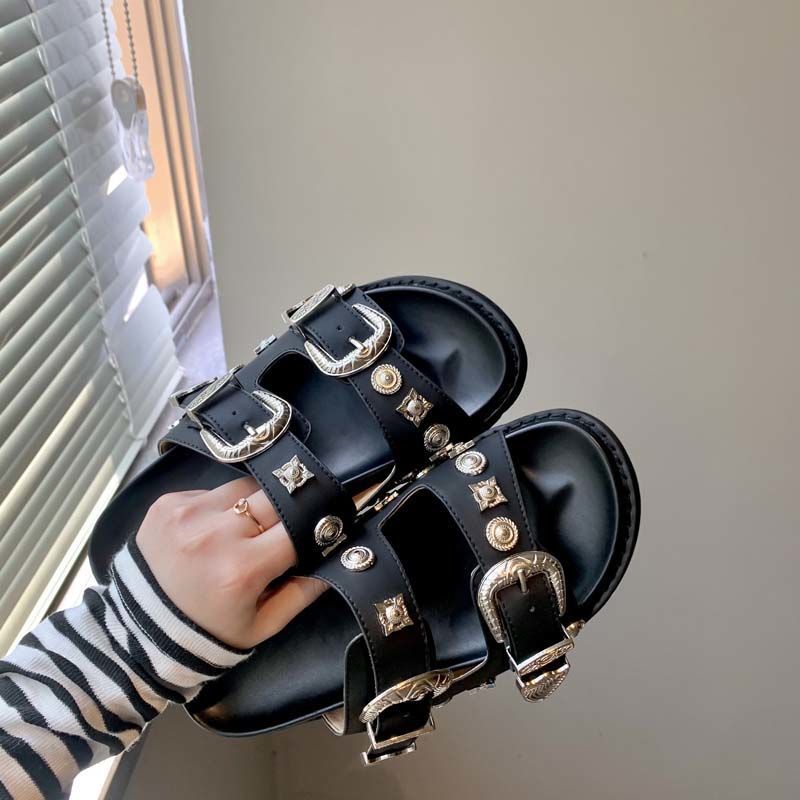 Summer New Slippers Metal Buckle Fashion Flat Bottom Versatile Comfortable Soft Bottom Outdoor Personality Fairy Wind Shopping Sandals
